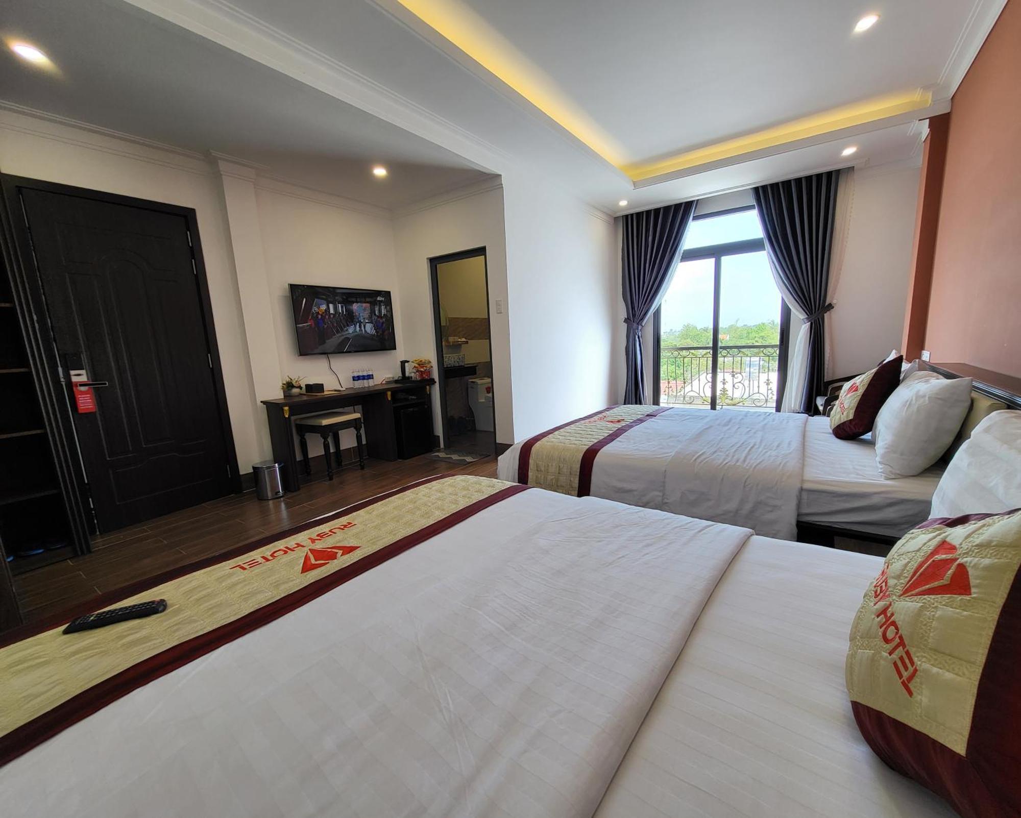 Ruby Hotel Vĩnh Long 外观 照片