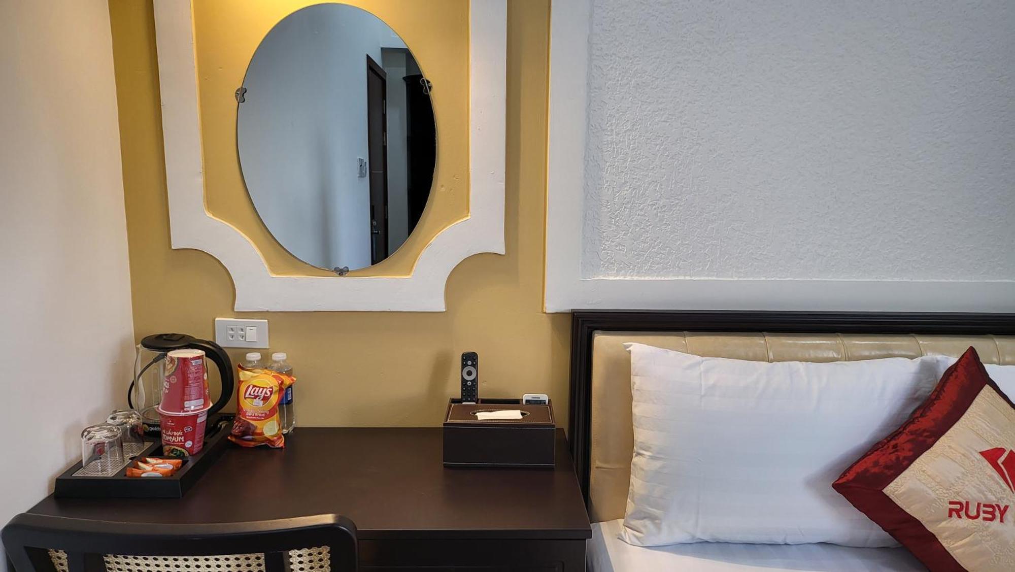 Ruby Hotel Vĩnh Long 外观 照片