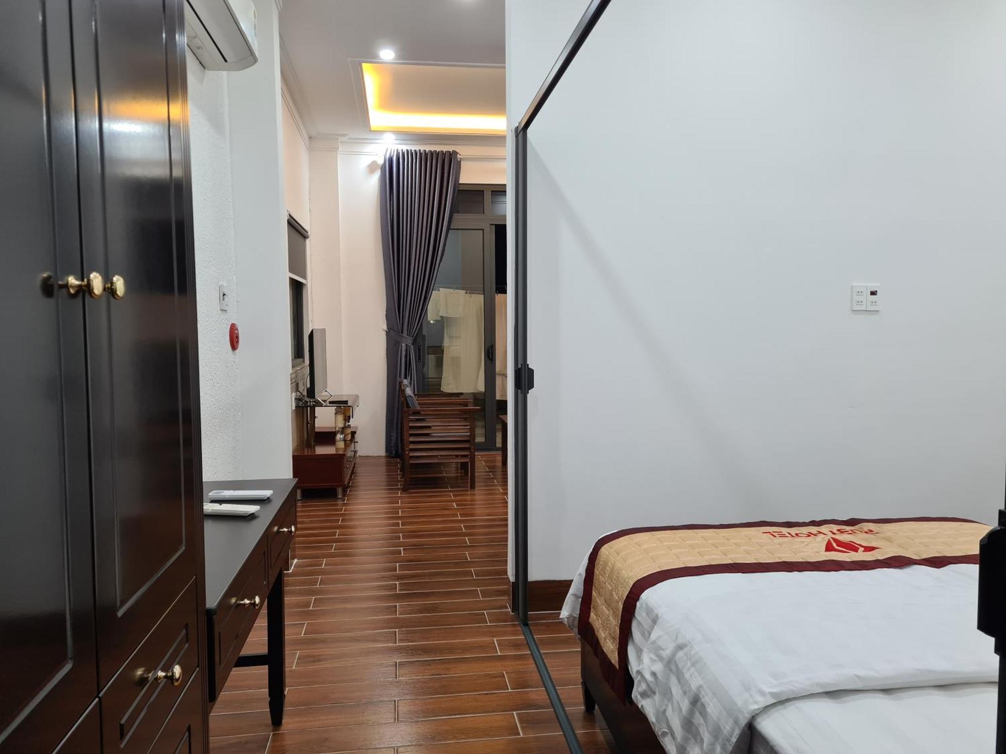 Ruby Hotel Vĩnh Long 外观 照片