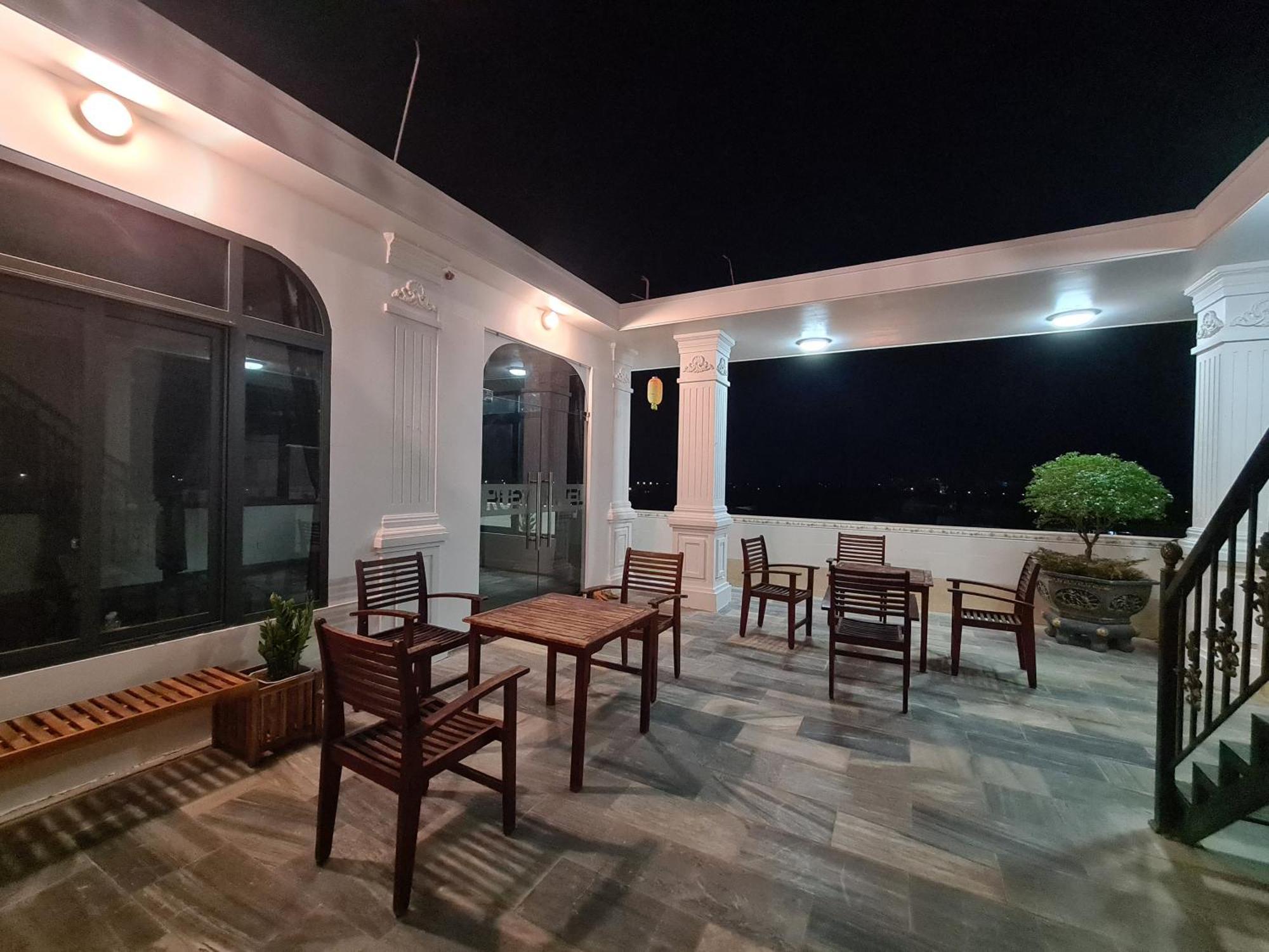 Ruby Hotel Vĩnh Long 外观 照片