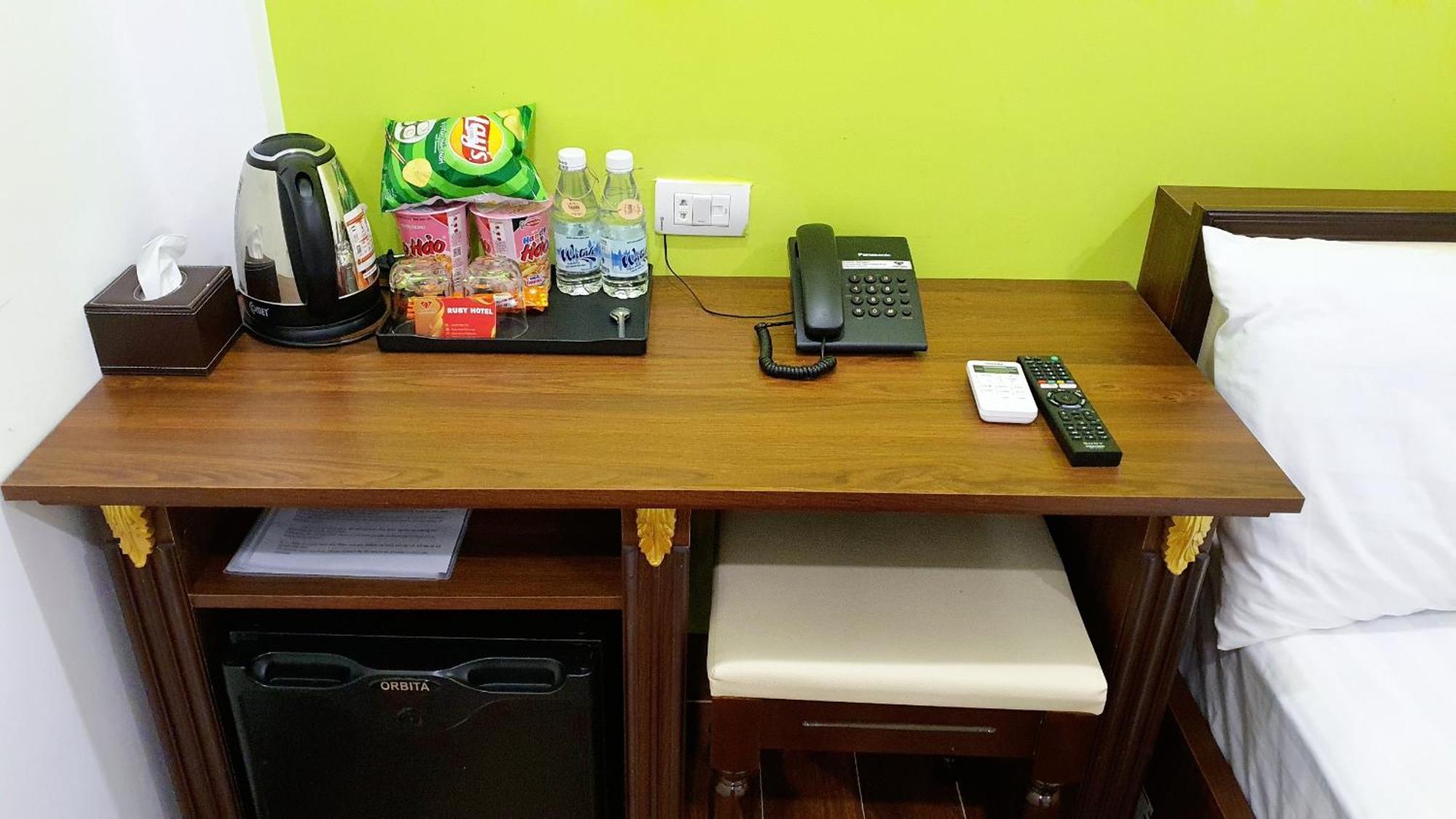 Ruby Hotel Vĩnh Long 外观 照片